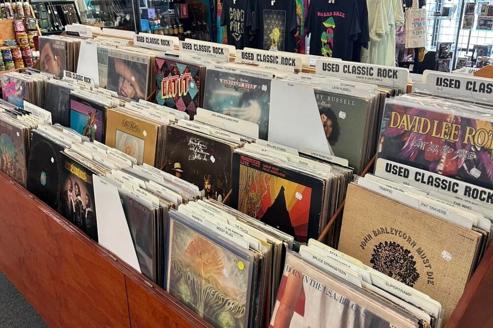 the music store of retro tunes6